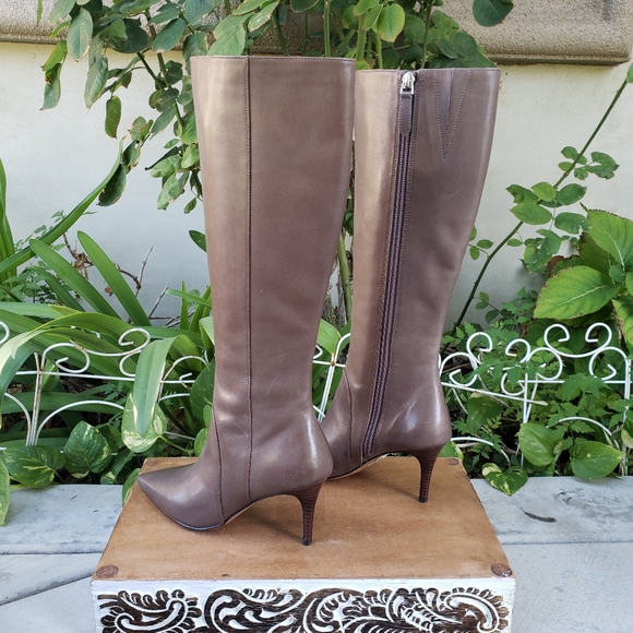 Gorgeous Linea Paolo Sleek Leather Boots - Picture 6 of 9